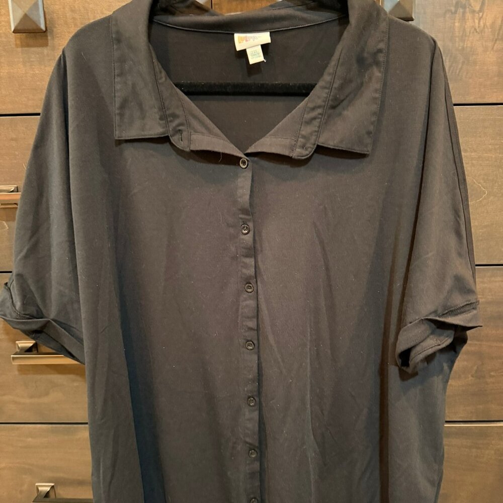 LuLaRoe CHARLIE Button Down Shirt 2XL